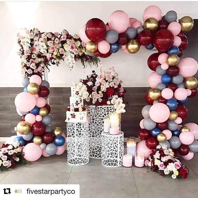 Thinking about copying this for the entrance to the office. Which we should totally do, right? @fivestarpartyco
・・・
Trending now: pastel pink teamed with wild berry and burgundy hues. We’re in love at Five Star HQ. 🎈📸 credit to: @partysplendour